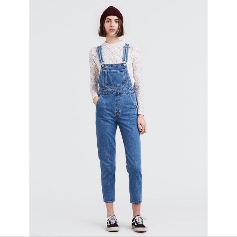 Levi’s mom overalls